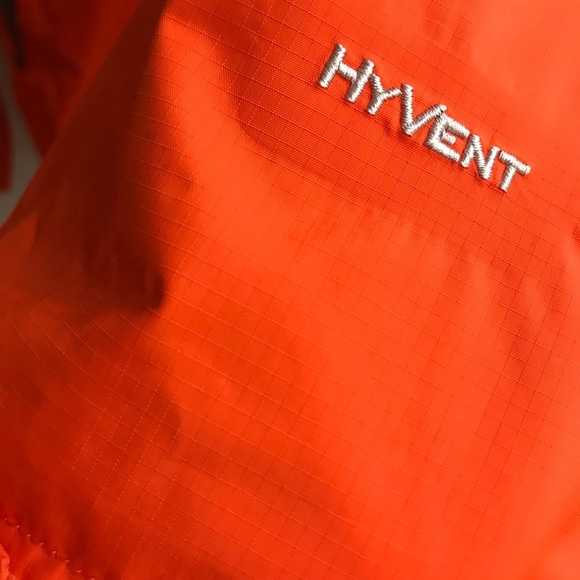 🌧THE NORTH FACE HYVENT Rain Jacket - Picture 9 of 16